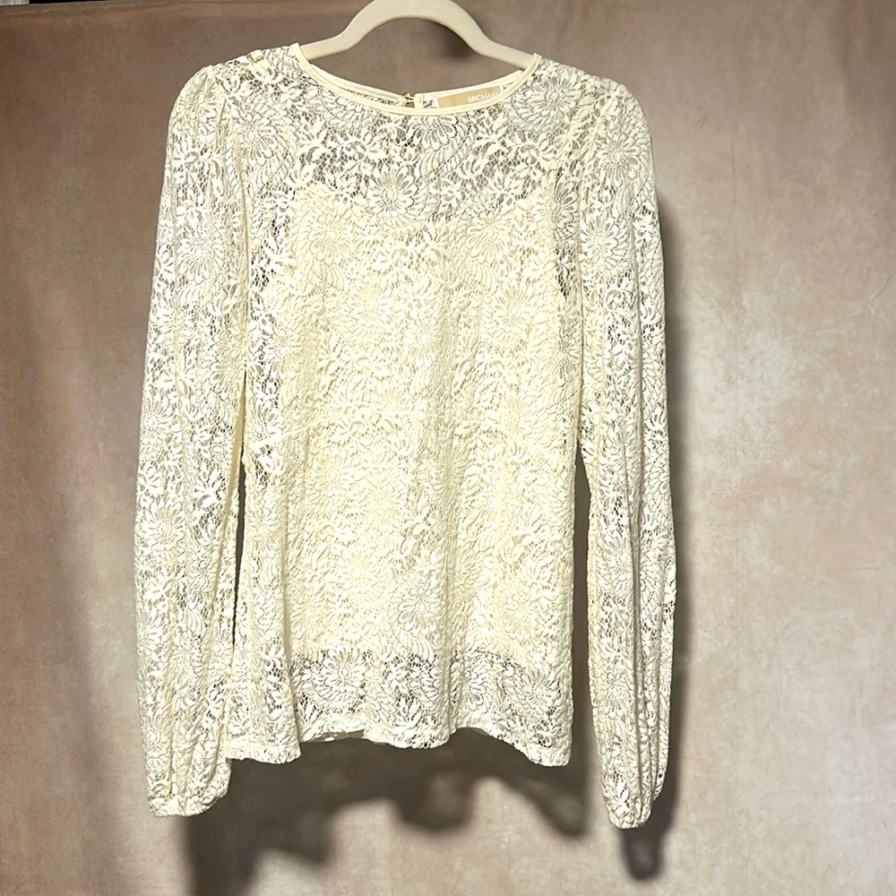 Michael Kors lace top with undershirt😍🌸SM